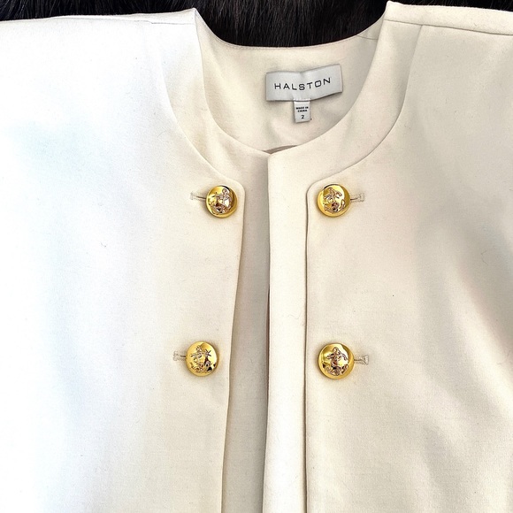 A HALSTON size 2 Blazer in winter white. - Picture 3 of 7